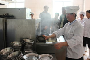 饮食服务中心举办餐具洗消人员集中培训活动，筑牢住宿餐饮安全防线